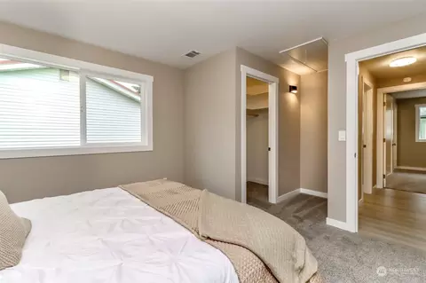349 Harmony Ln, Enumclaw, WA 98022 photo 10
