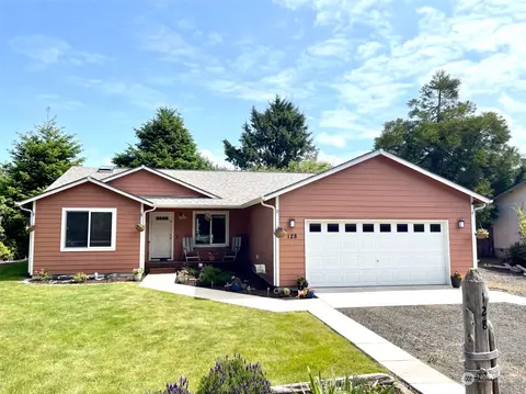 128 Calawah St SW, Ocean Shores, WA 98569