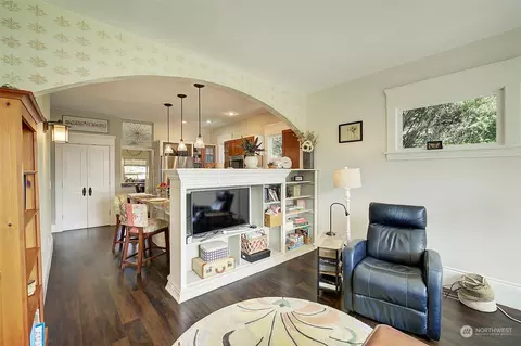 Living - 3710 Wetmore Ave, Everett, WA 98201 photo 3 of 4