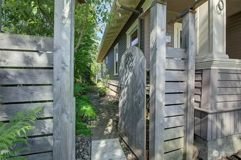 Exterior - 3710 Wetmore Ave, Everett, WA 98201 photo 6 of 11