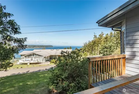 111 Quinault Loop, Port Townsend, WA 98368