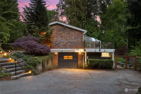 1515 NE 105th St, Seattle, WA 98125