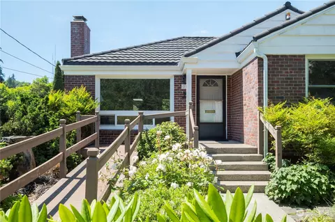 Exterior - 115 30th Ave E, Seattle, WA 98112 photo 2 of 5