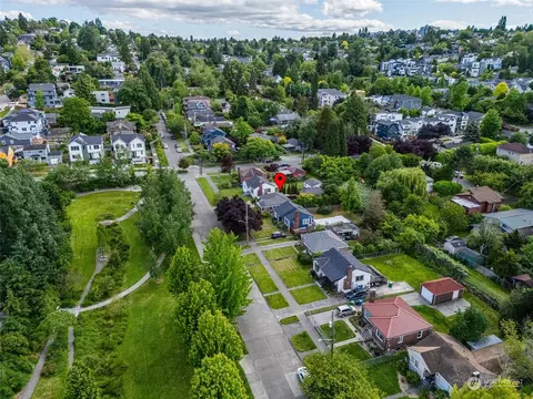 View/Area - 115 30th Ave E, Seattle, WA 98112 photo 4 of 5