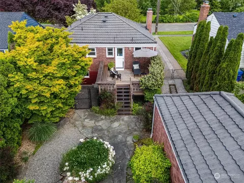 Exterior - 115 30th Ave E, Seattle, WA 98112 photo 5 of 5