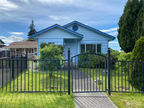519 N 4th St, Mount Vernon, WA 98273