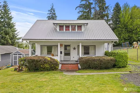 1043 Ballentine St, Raymond, WA 98577