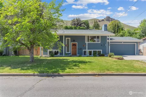 1036 Vista Pl, Wenatchee, WA 98801