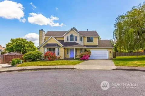 20138 Courtland Pl NE, Poulsbo, WA 98370