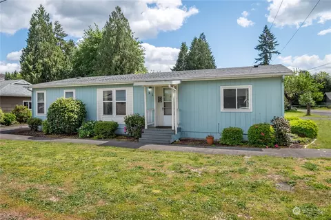 321 Balcer St NE, Castle Rock, WA 98611