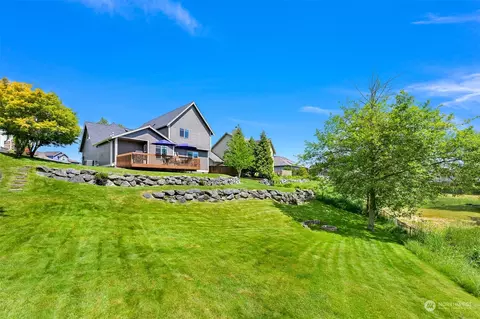 5924 Artist Dr, Ferndale, WA 98248