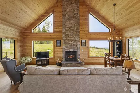 Living - 302 View Ridge Dr, Sequim, WA 98382 photo 2 of 3