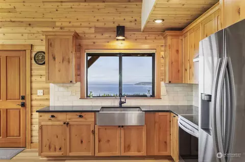 Kitchen - 302 View Ridge Dr, Sequim, WA 98382 photo 2 of 3