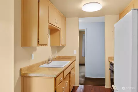 Kitchen - 118 Raspberry Ln, Sultan, WA 98294 photo 2 of 4
