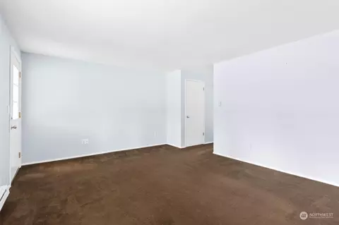 Living - 118 Raspberry Ln, Sultan, WA 98294 photo 4 of 4
