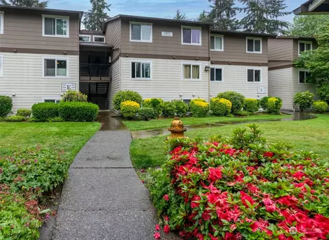 12617 NE 130th Way #E304, Kirkland, WA 98034