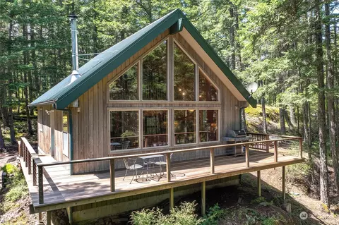 330 Rosario Rd, Eastsound, WA 98245