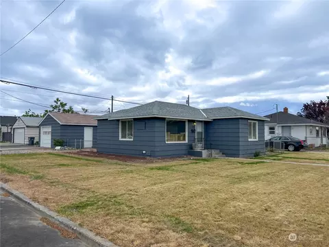 160 F St NE, Ephrata, WA 98823