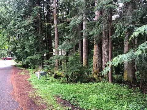 8 Oakcrest Cir, Bellingham, WA 98229