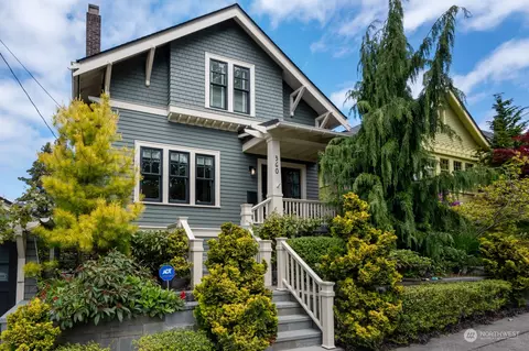 360 Boston St, Seattle, WA 98109