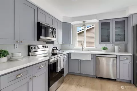 Kitchen - 108 75th St SW, Everett, WA 98203 photo 2 of 4