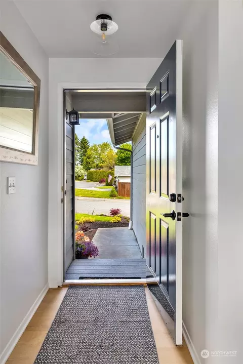 Entry Way - 108 75th St SW, Everett, WA 98203 photo 1 of 1