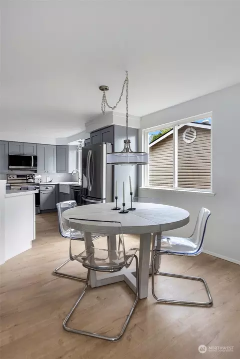 Dining - 108 75th St SW, Everett, WA 98203 photo 1 of 1