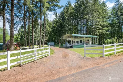 296 Cedar Hills Rd, Longview, WA 98632