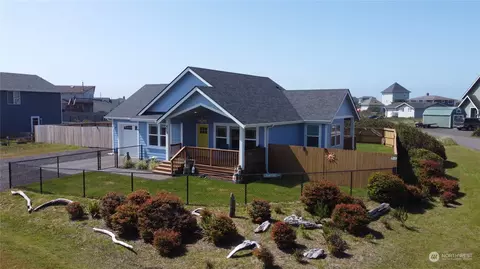 473 Winlock St, Ocean Shores, WA 98569