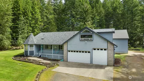 5275 SW Royal Spruce Dr, Port Orchard, WA 98367