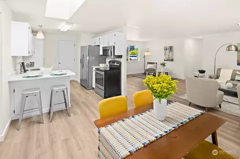 Dining - 10521 16th Pl W, Everett, WA 98204 photo 2 of 4