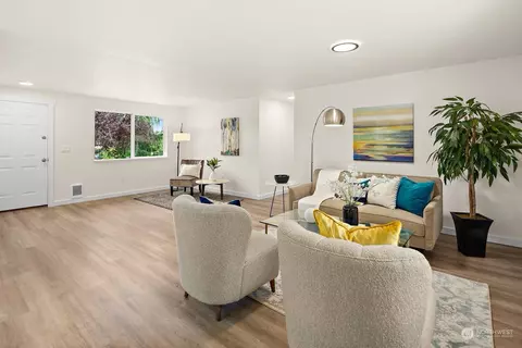 Living - 10521 16th Pl W, Everett, WA 98204 photo 2 of 2