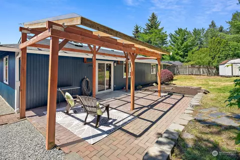 Exterior - 10521 16th Pl W, Everett, WA 98204 photo 14 of 17