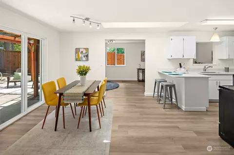 Dining - 10521 16th Pl W, Everett, WA 98204 photo 1 of 4