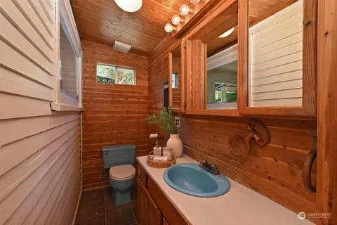 2101 3rd Ave W, Seattle, WA 98119 photo 13