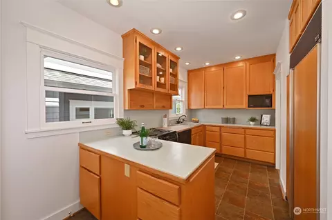 2101 3rd Ave W, Seattle, WA 98119 photo 11