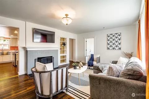 Living - 2311 19th St, Everett, WA 98201 photo 1 of 1