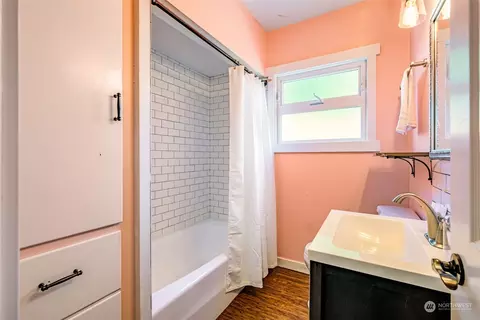 Bath - 2311 19th St, Everett, WA 98201 photo 1 of 3