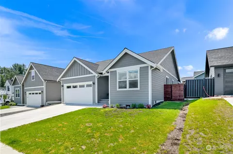2157 Lagerwey Cir, Lynden, WA 98264