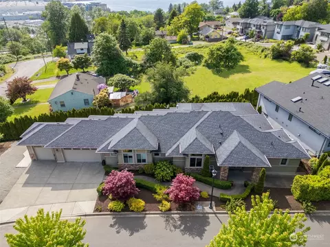 1209 Monterey Ave NE, Renton, WA 98056