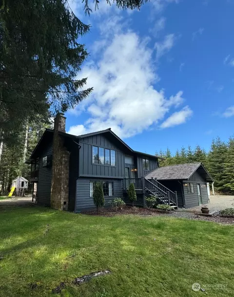 131 Elk Valley Rd, Forks, WA 98331