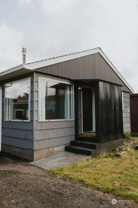 151 W E St, Forks, WA 98331
