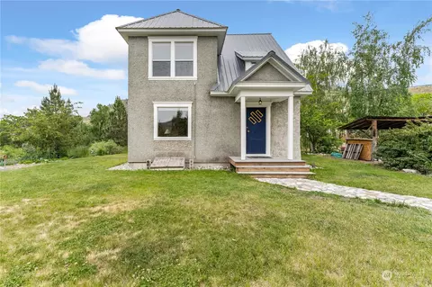 328 E Raymond St, Chelan, WA 98816