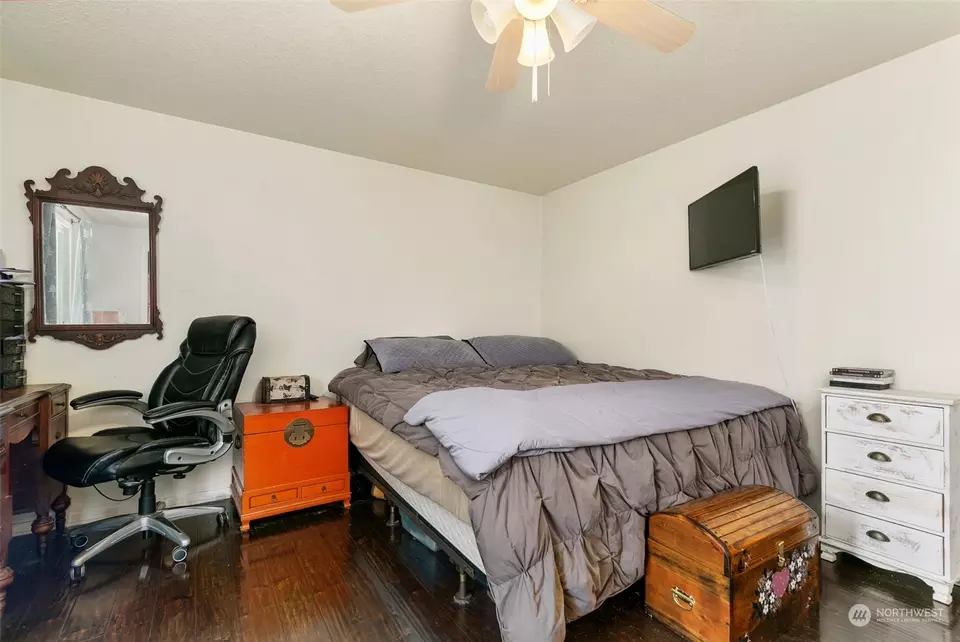 Bedroom - 2107 SW 4th St, Battle Ground, WA 98604 photo 3 of 3