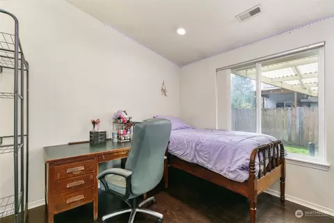 Bedroom - 2107 SW 4th St, Battle Ground, WA 98604 photo 1 of 3