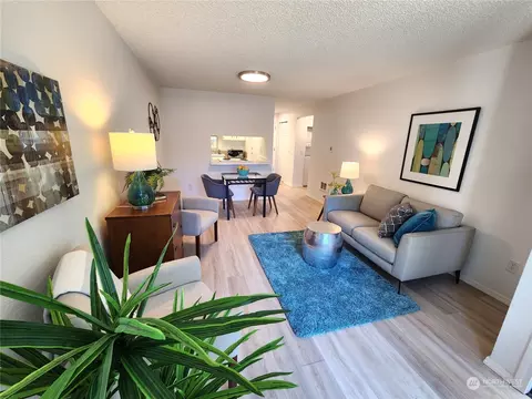 8911 Holly Dr #101, Everett, WA 98208