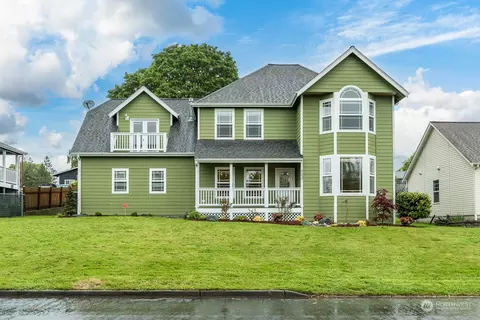 2020 13th St, Anacortes, WA 98221