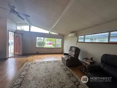 Living - 1419 Rainier Ave, Everett, WA 98201 photo 2 of 2