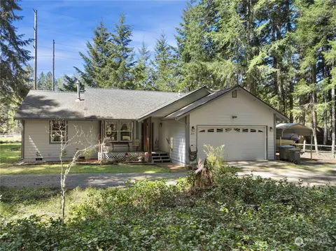 221 N Chinook Dr N, Hoodsport, WA 98548