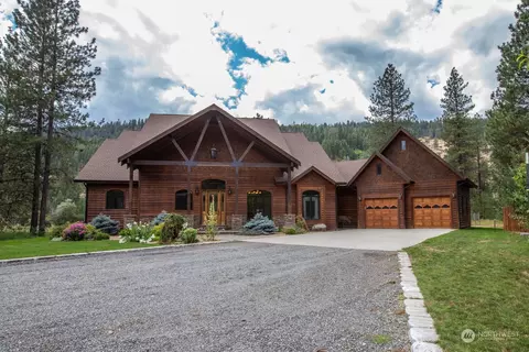 3349 F Rockcut Rd, Kettle Falls, WA 99141